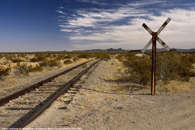 Desert Railroad Tracks-082516.jpg