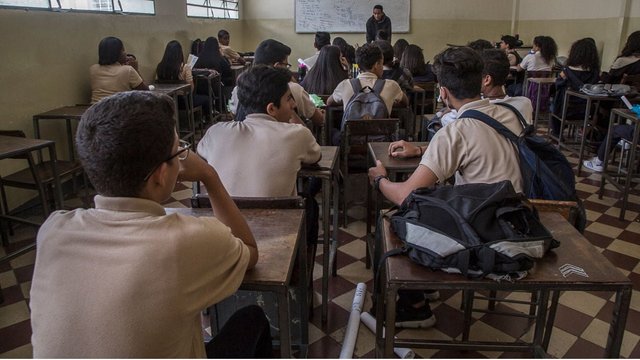 estudiante-liceo-venezuela.jpg