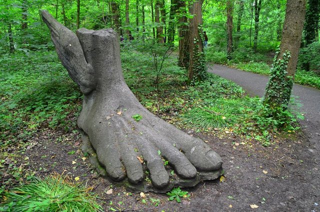 foot_of_hermes_at_mondo_verde_by_gonkbot-d6axy1p 4.jpg