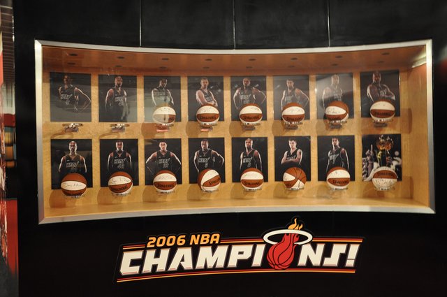 Miami_Heat_2006_Champions_display.jpg