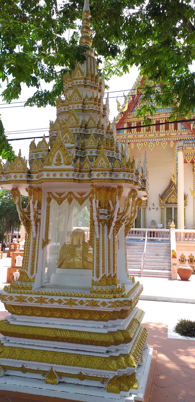 Wat Phasuk Maneejak100.jpg