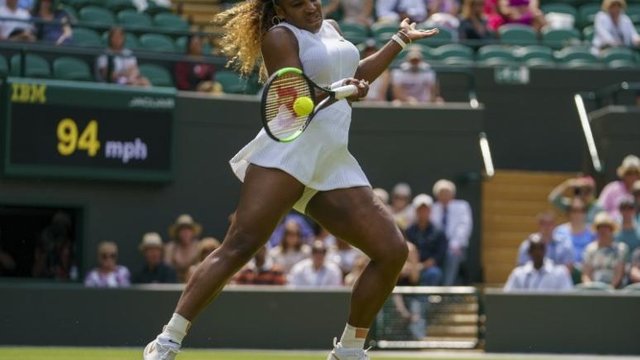 773x435_serena-fined-10000-for-damaging-wimbledon-court.jpg