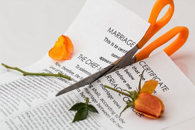 divorce-separation-marriage-breakup-split-39483.jpg