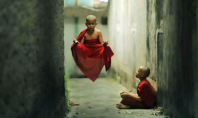 Tibetan-Monks.jpg