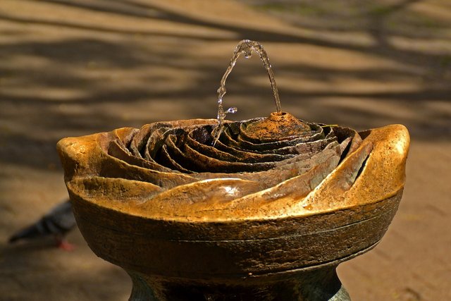 fountain-ga0d4a80fa_1280.jpg