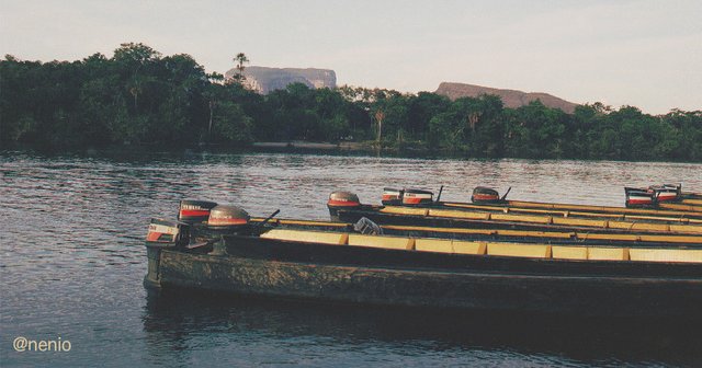 boats-canaima.jpg