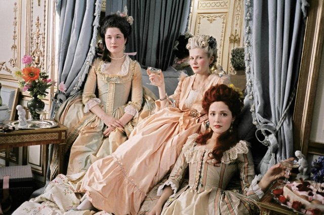 echocinematics_marieantoinette_clothes_wardrobe_fashion_film_costumes.jpeg