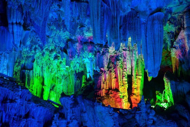 reed-flute-cave-guilin.jpg