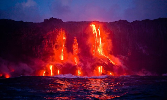 hawaii-lava-flows.jpg