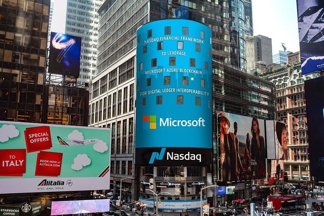 microsoft-bat-tay-nasdaq-tich-hop-azure-blockchain-vao-khung-tai-chinh-cua-san-giao-dich.jpg