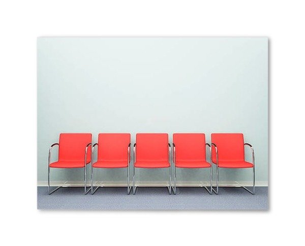 F0008-UF-ML000-600-row-of-five-waitingroom-chairs-picture-id145590377.jpg