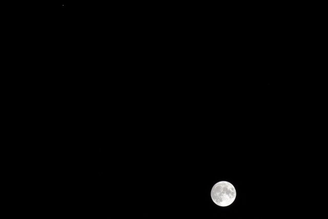 Moon-Jupiter-Saturn_Triangle_082221_015.JPG