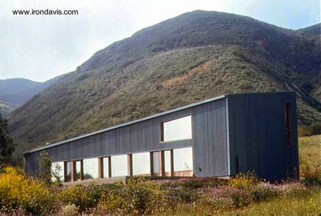 Residencia y estudio de arte de Ronald Davis Malibú 1972.jpg