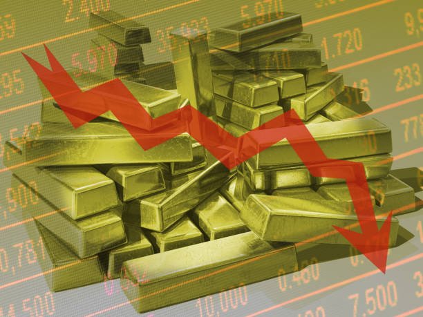 concept-of-gold-market-going-down-economic-crisis.jpg