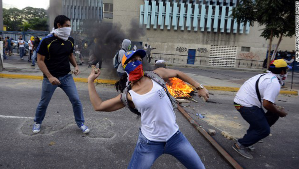 Mujeres Venezolanas_7_Bh0psByCQAAGT_7.png