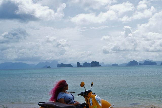 Touring a Tropical Thai Island Paradise on a Motorbike+Side-car (50 photos)
