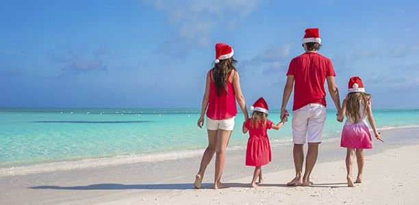 family_beach_santa_christmas_australia.jpg