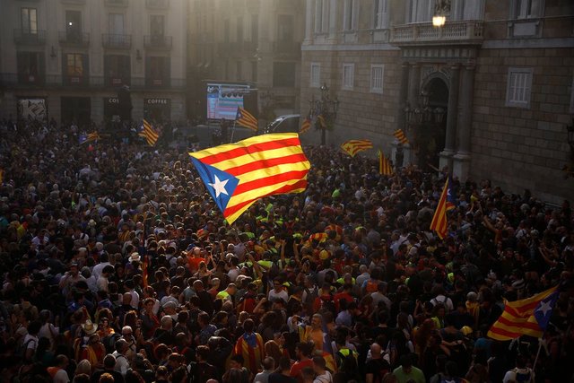 z22577078V,Demonstranci-w-stolicy-Katalonii--Hiszpania--Barce.jpg