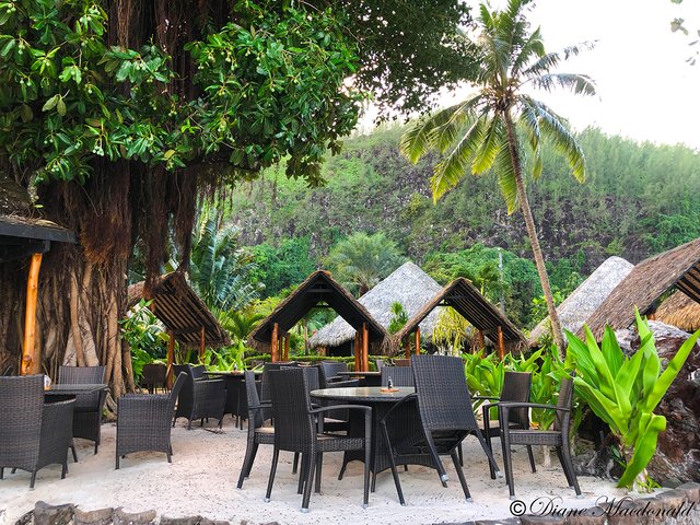 huahine beach restaurant.jpg