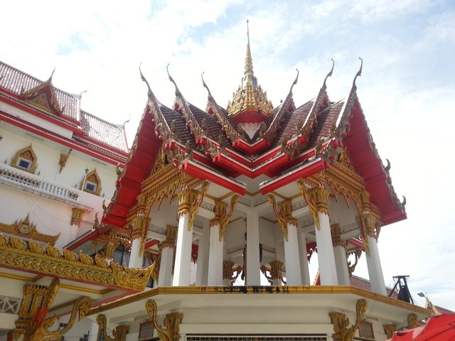 Wat Laharn14.jpg