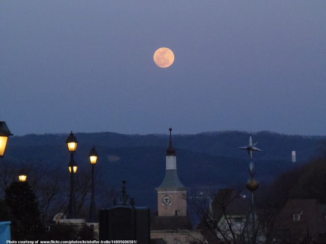 FullMoon-001-052918.jpg