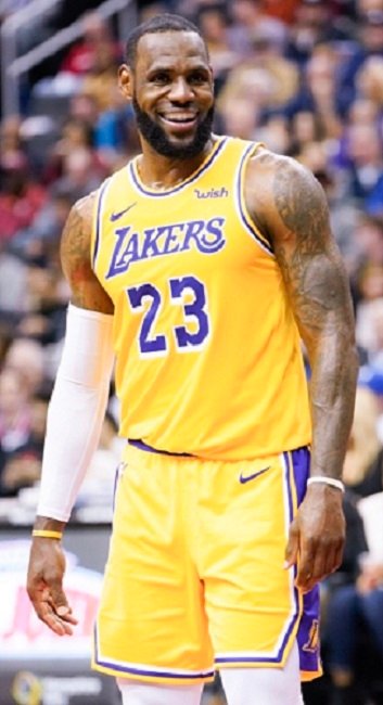 LeBron_James_crop.jpg