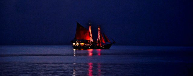 Boat-Night-Sea-Sunset-Summer-Holiday-Pirates-976487 (1).jpg