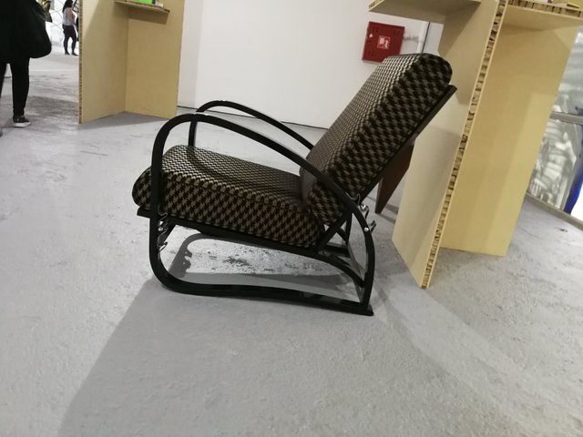 chair.jpg