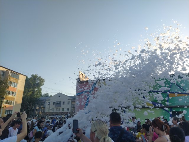 00015XTR_00015_BURST20230819182859.jpg