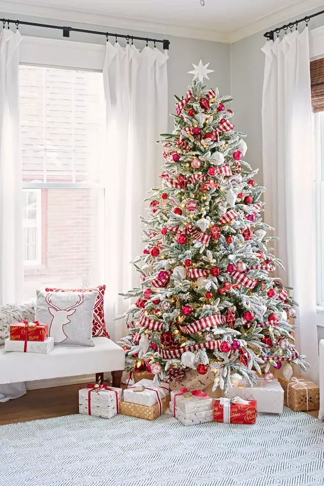 candy-cane-christmas-tree-presents-5d44a1bf0-d068a72c9f6249d6aa63c0a8d9cdfc0e.webp