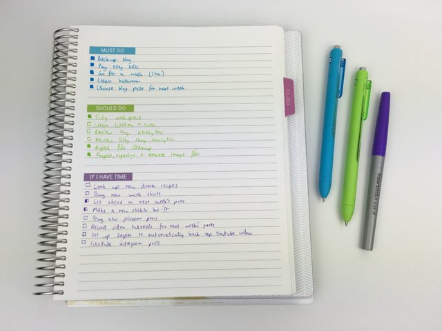 how-to-write-a-better-to-do-list-productivity-tips-effective-time-management-planning-planner-inspiration-ideas-color-coding-diy-1024x768.jpg