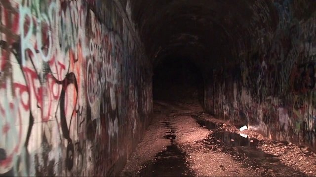 Hells Gate tunnel inside.jpg