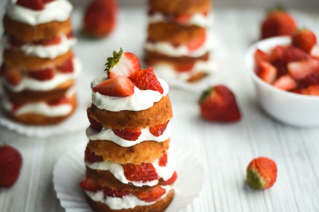 Strawberry (Ridiculously) Tall Mini Cakes (11).jpg