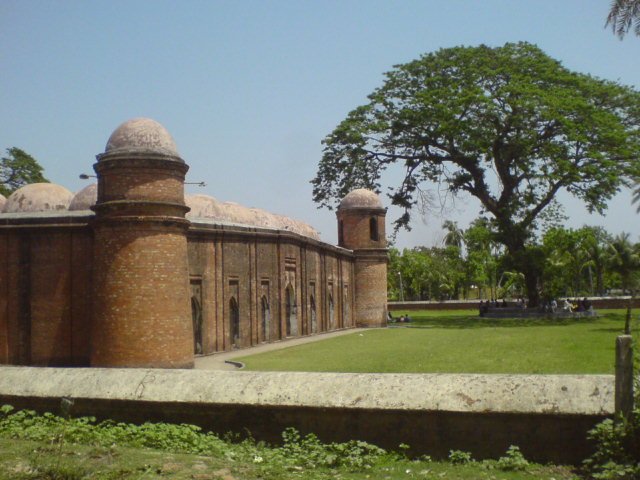 Shat_Gombuj_Mosque_(ষাট_গম্বুজ_মসজিদ)_007.jpg