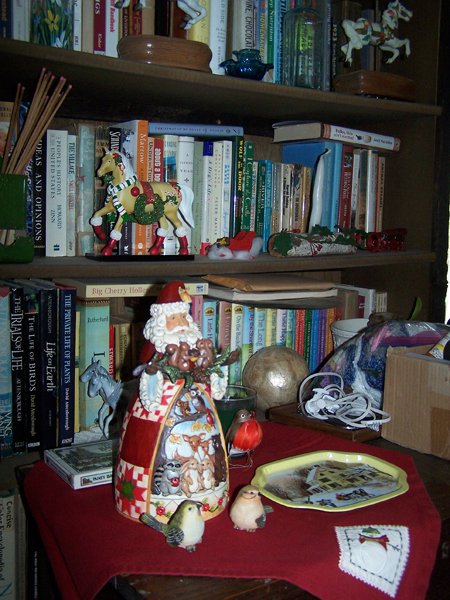 Bureau-bookcase decorations crop December 2019.jpg