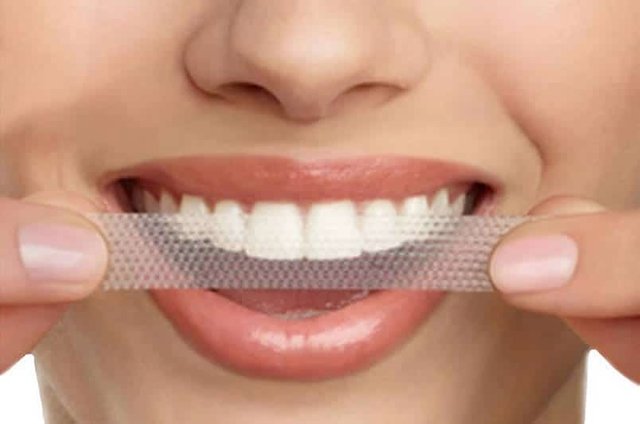 crest-3d-white-strips.jpg