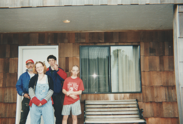 1999-06 Cabin Arnold Family Picture.png