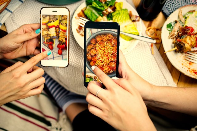 future-of-online-food-ordering-by-restaurant-app.jpg