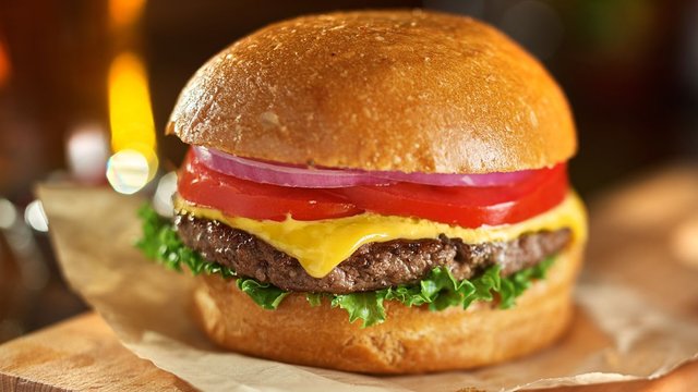 https___cdn.cnn.com_cnnnext_dam_assets_220428140436-04-classic-american-hamburgers.jpg