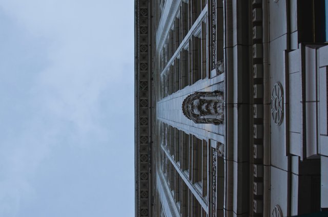 Looking up the old vintage building .JPG