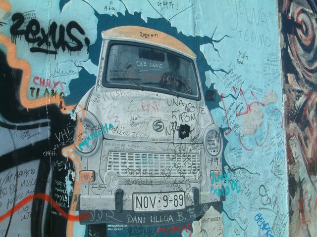berlin-wall-1190504.jpg