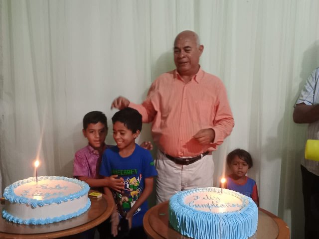 cumpleaños en la iglesia 1.jpg