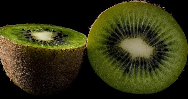 kiwi-1432088_1280~2.jpg