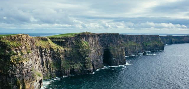 cliff-of-moher-gdf807b0ee_1920.jpg