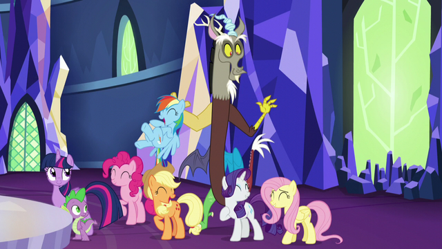 Discord_appears_behind_main_cast_S5E22.png