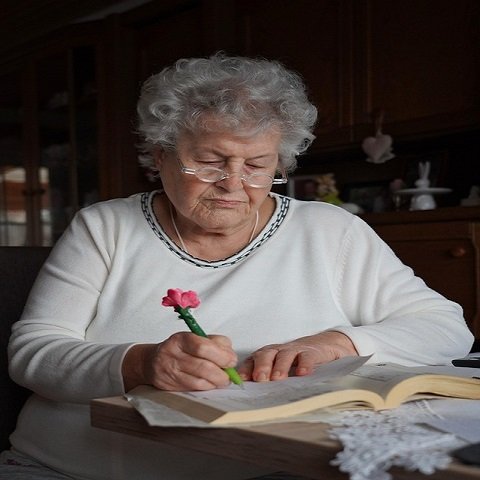 woman-7787701_640.jpg