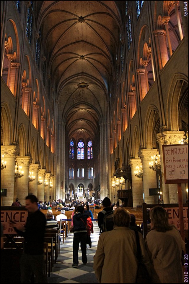 b-EU121023-183010.jpg