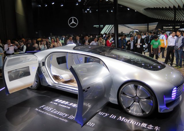 Mercede Benz F 015.jpg