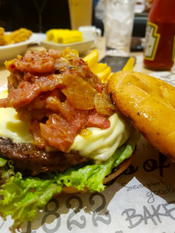 Steakhouse Burger04.jpg