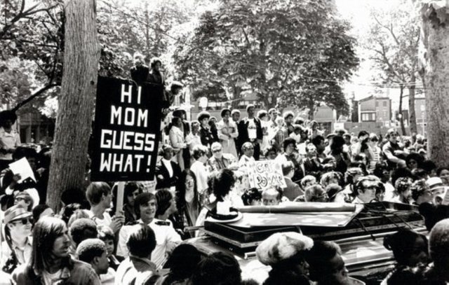 primera marcha gay 1972 filadelfia.jpg